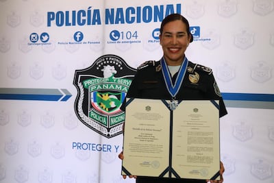 Mujeres en la policía en el Día de la Policía