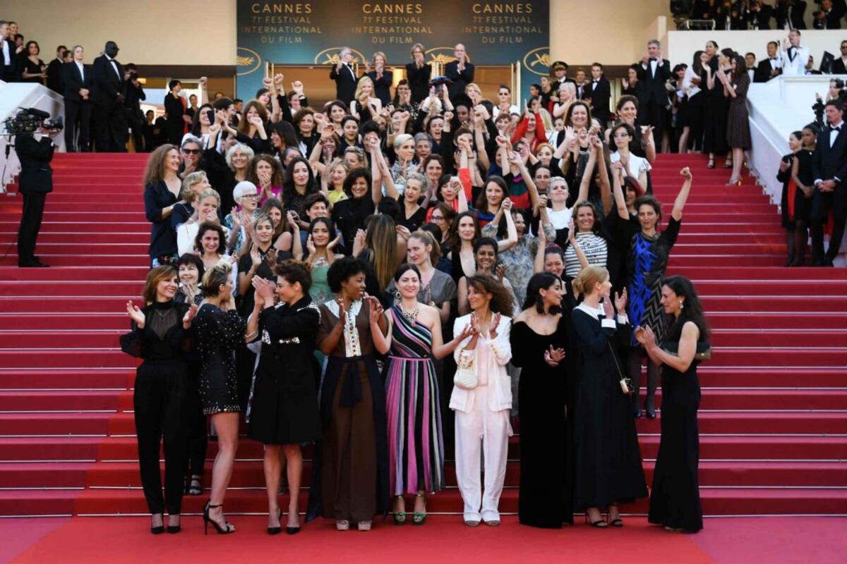 Estrellas femeninas del cine exigen igualdad salarial en Cannes