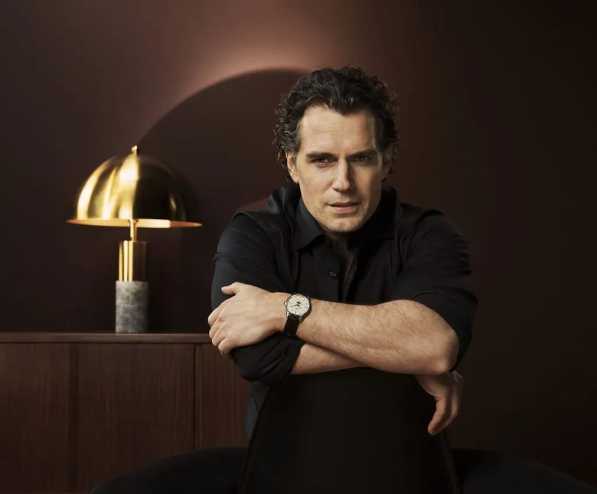 Ultra sofisticado y varonil: Henry Cavill como modelo de relojes 