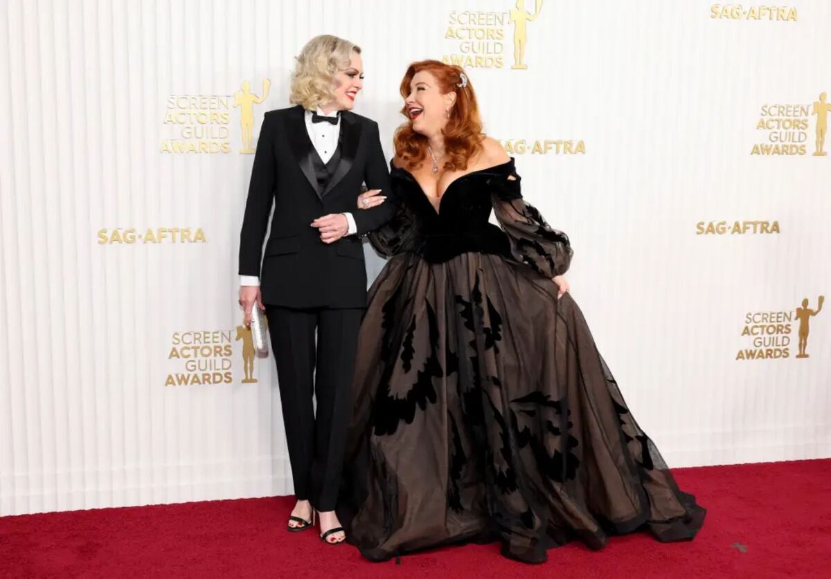 Ir con tu mejor amiga a una ‘red carpet’: actrices de Juego de Gemelas acuden juntas a los Sag Awards