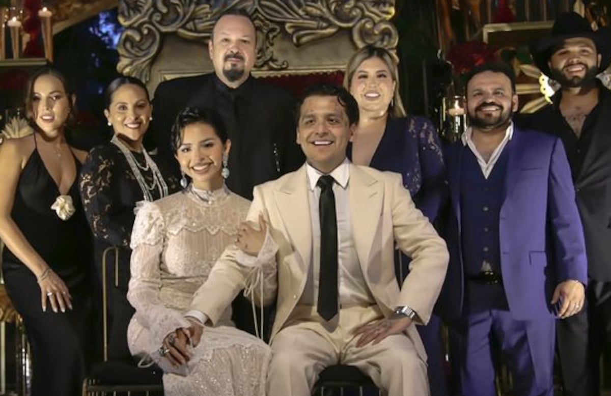 A poco más de un mes de anunciar su relación, Christian Nodal y Ángela Aguilar sellaron su amor en el altar