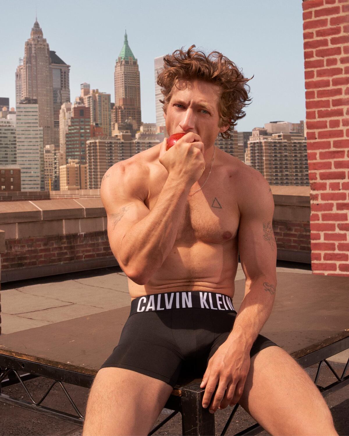 ¡Sí, chef! Las 10 fotos de Jeremy Allen White en la primera campaña más sexi del año