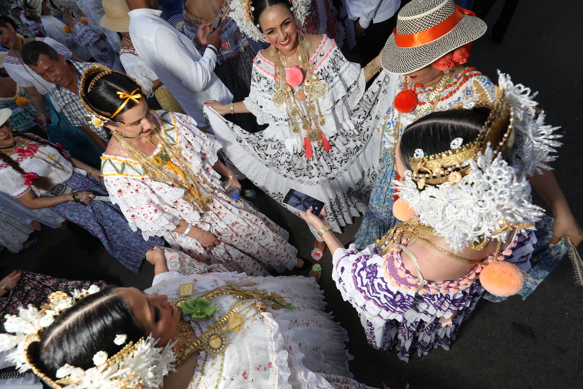 Alegría, baile y orgullo; Desfile de las Mil Polleras