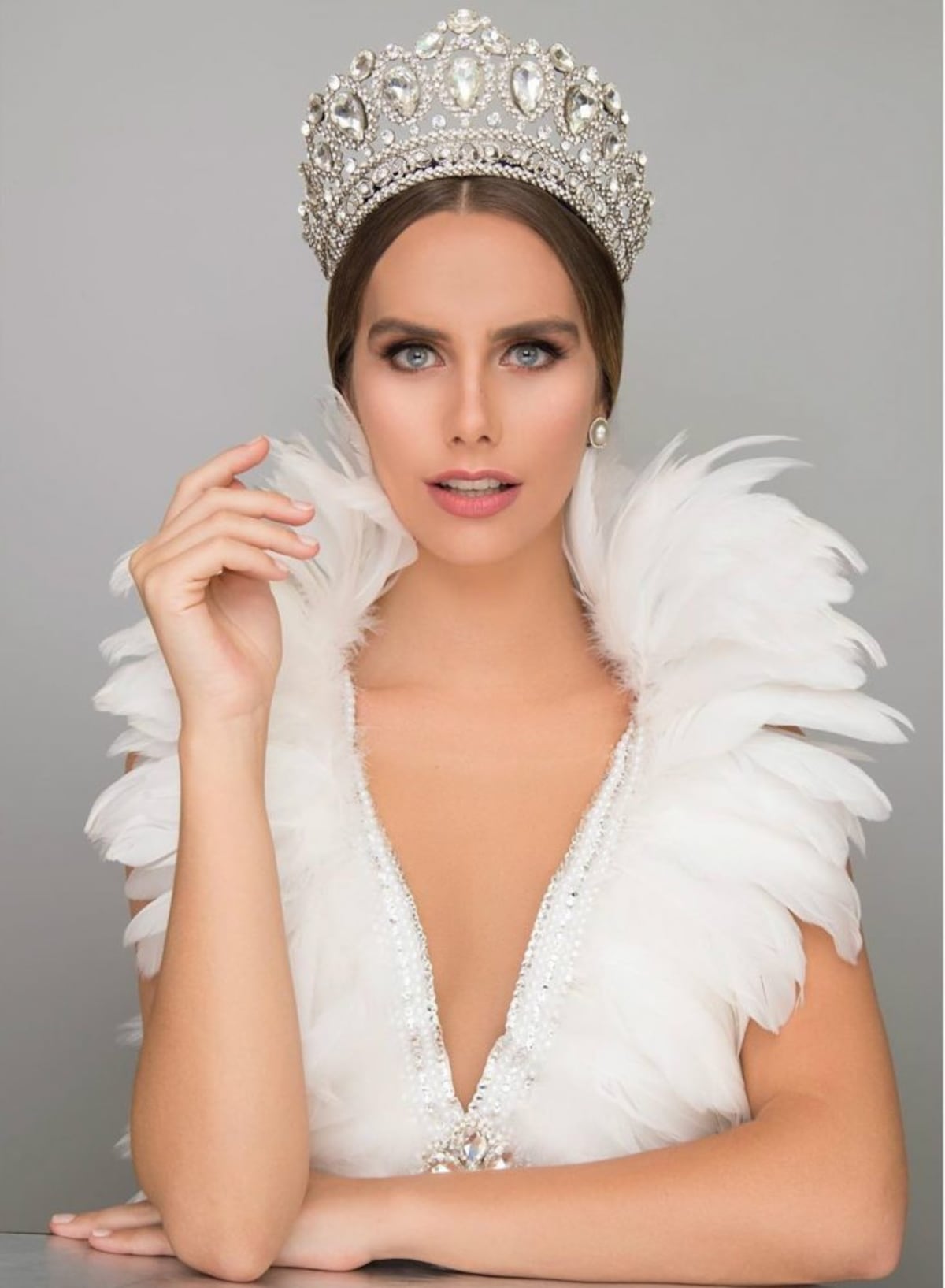 Así se despidió Angela Ponce de su corona como Miss España