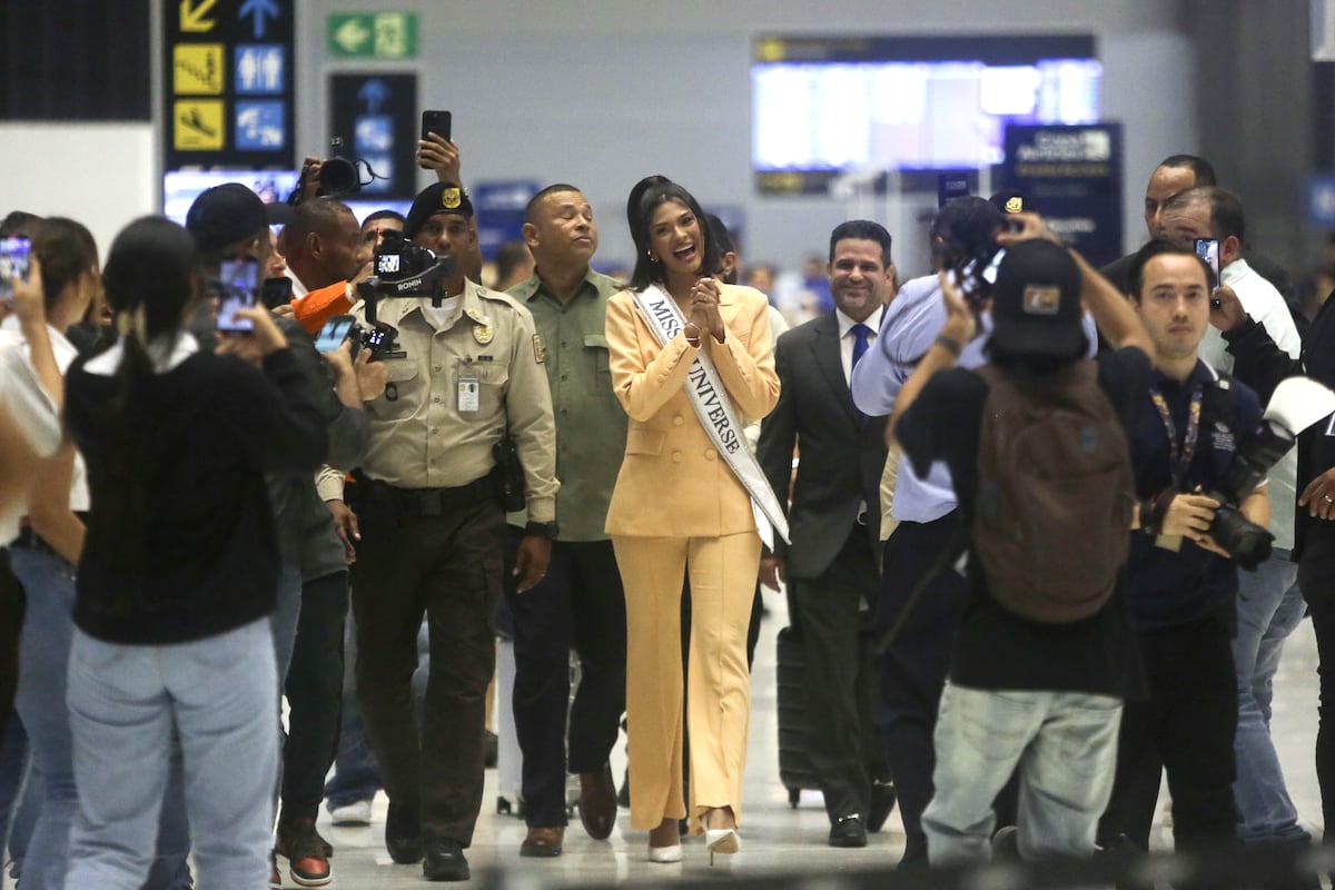 La Miss Universo nicaragüense llega a Panamá entre ovaciones de compatriotas y panameños