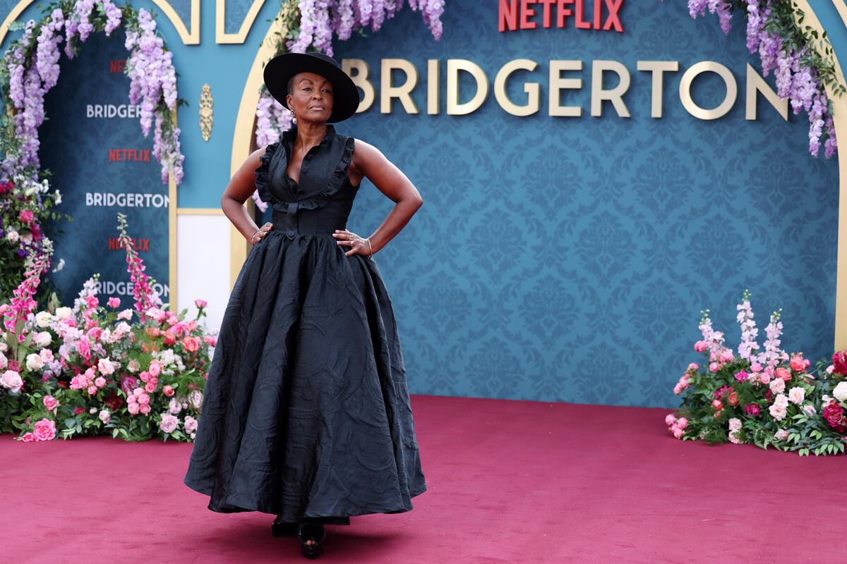 La alfombra roja de Bridgerton en Londres