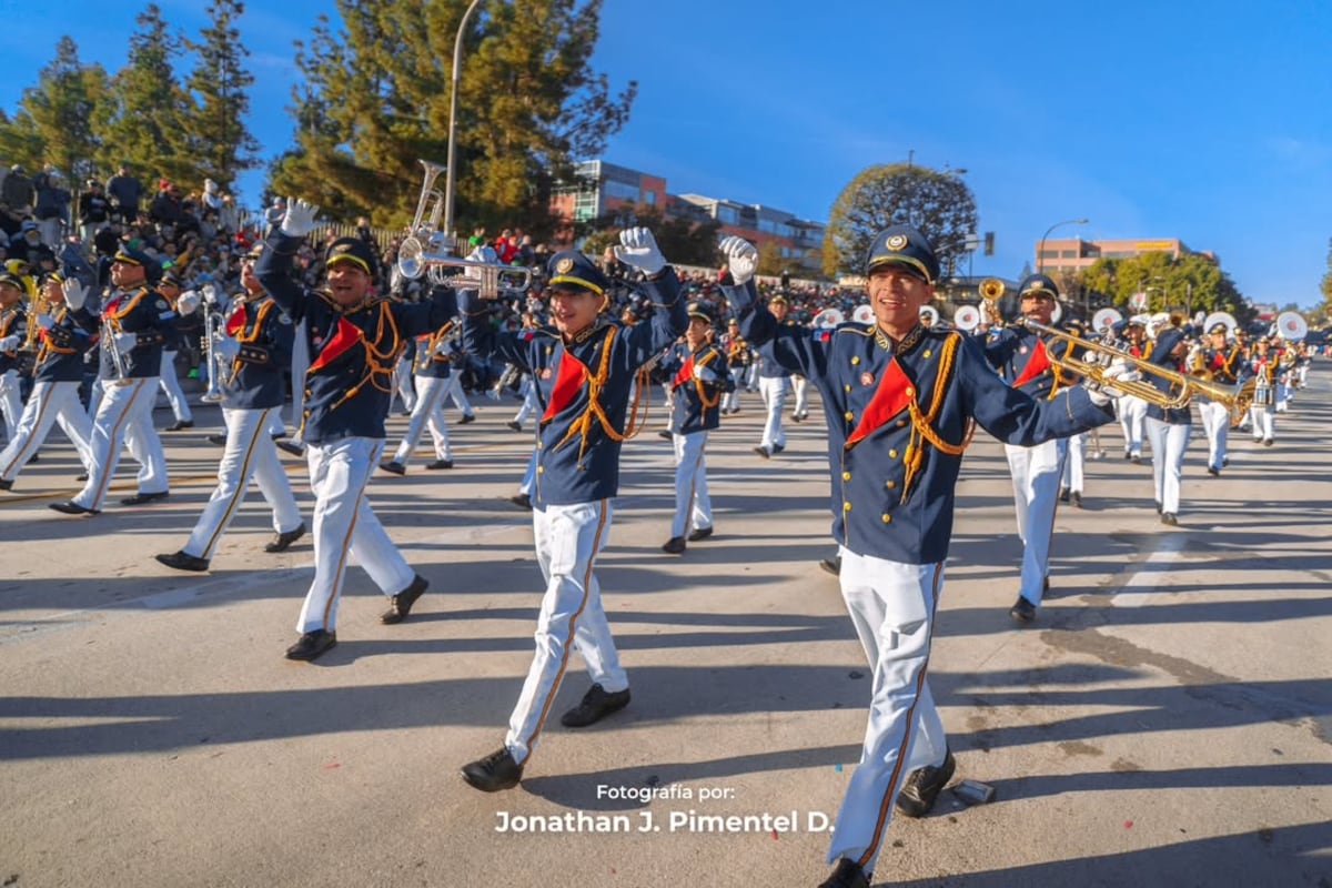 De Chitré a Pasadena: El Colegio José Daniel Crespo participa del Desfile de las Rosas