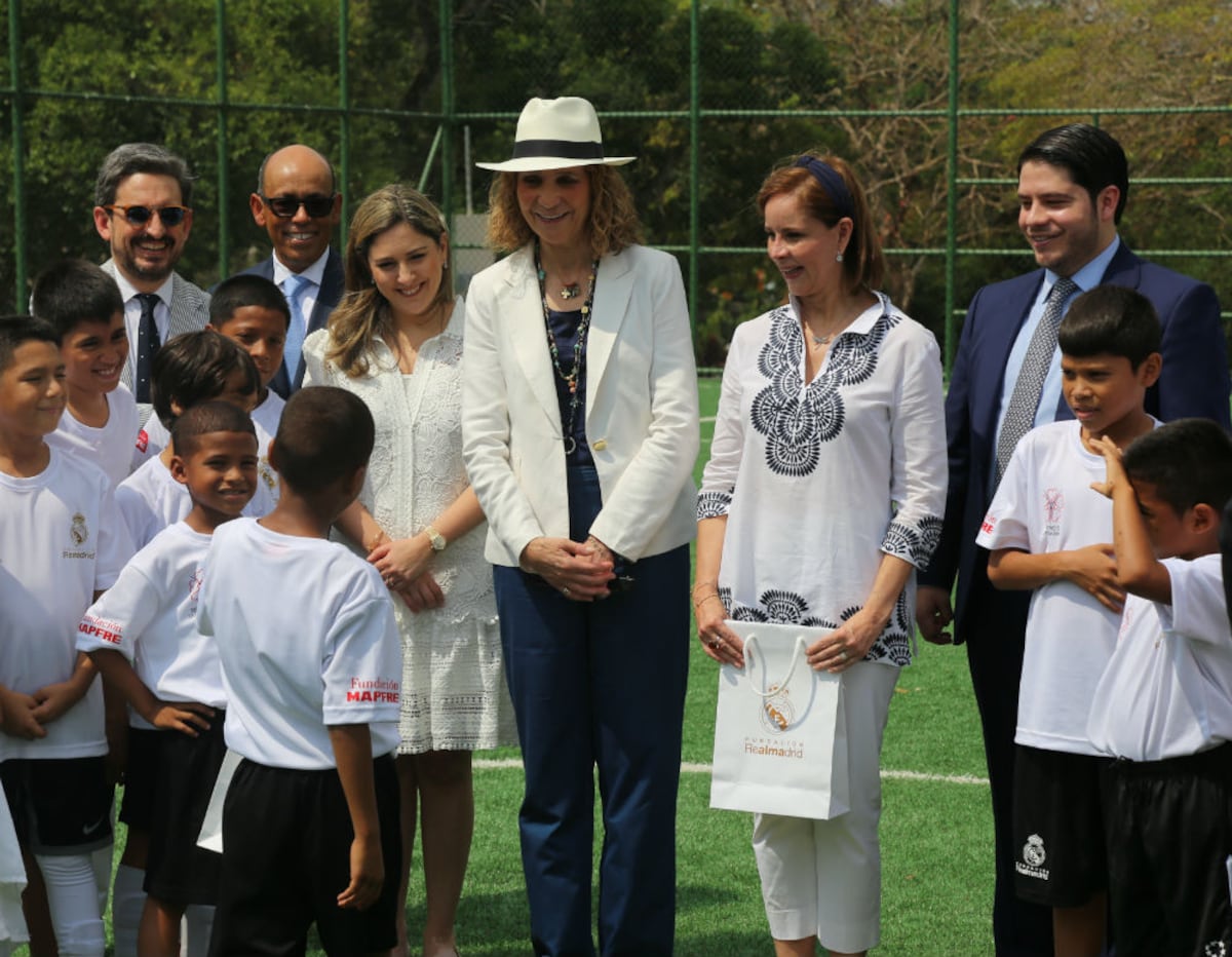 Los accesorios panameños que lució la infanta Elena en su visita