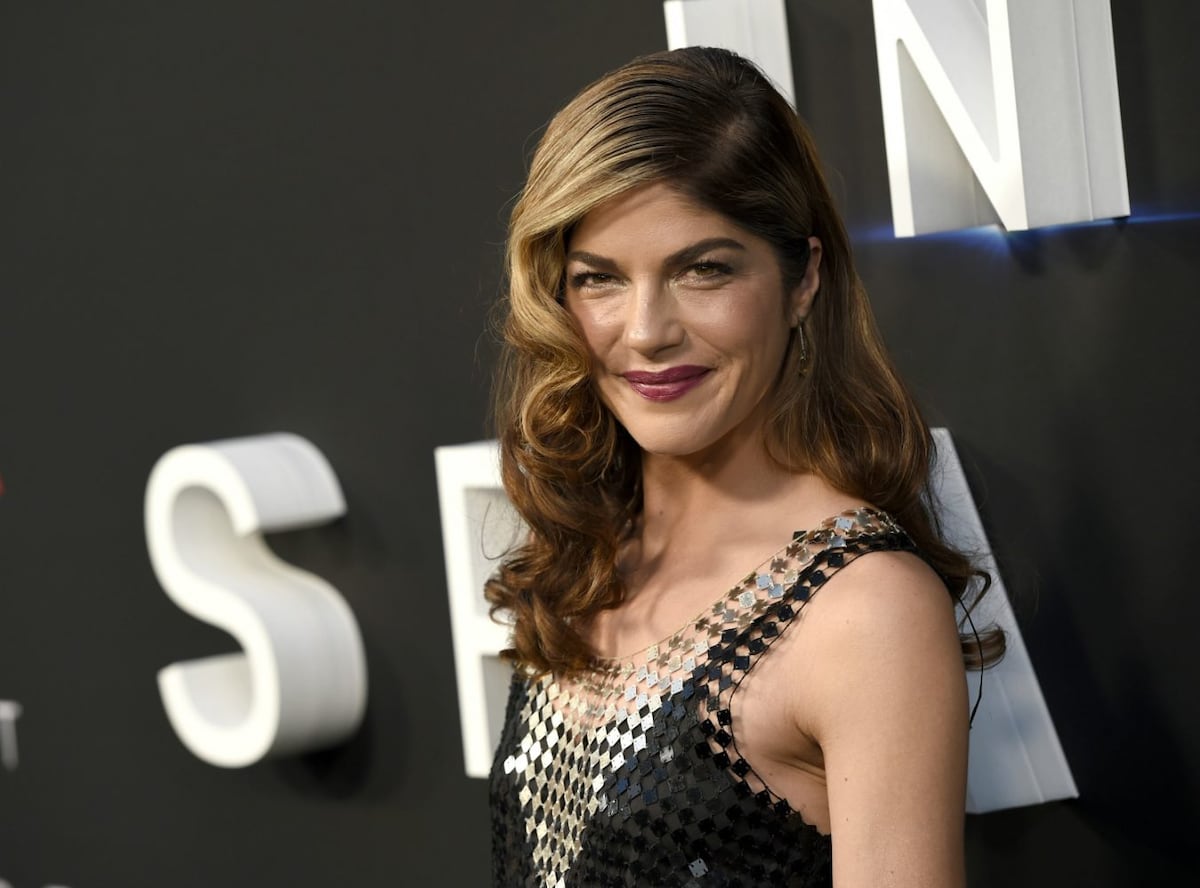 La actriz Selma Blair revela que sufre de esclerosis múltiple