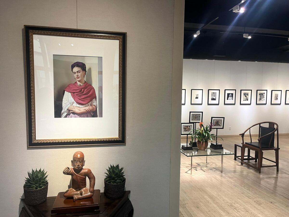 Una serie de fotos desconocidas de Frida Kahlo se exponen en Nueva York