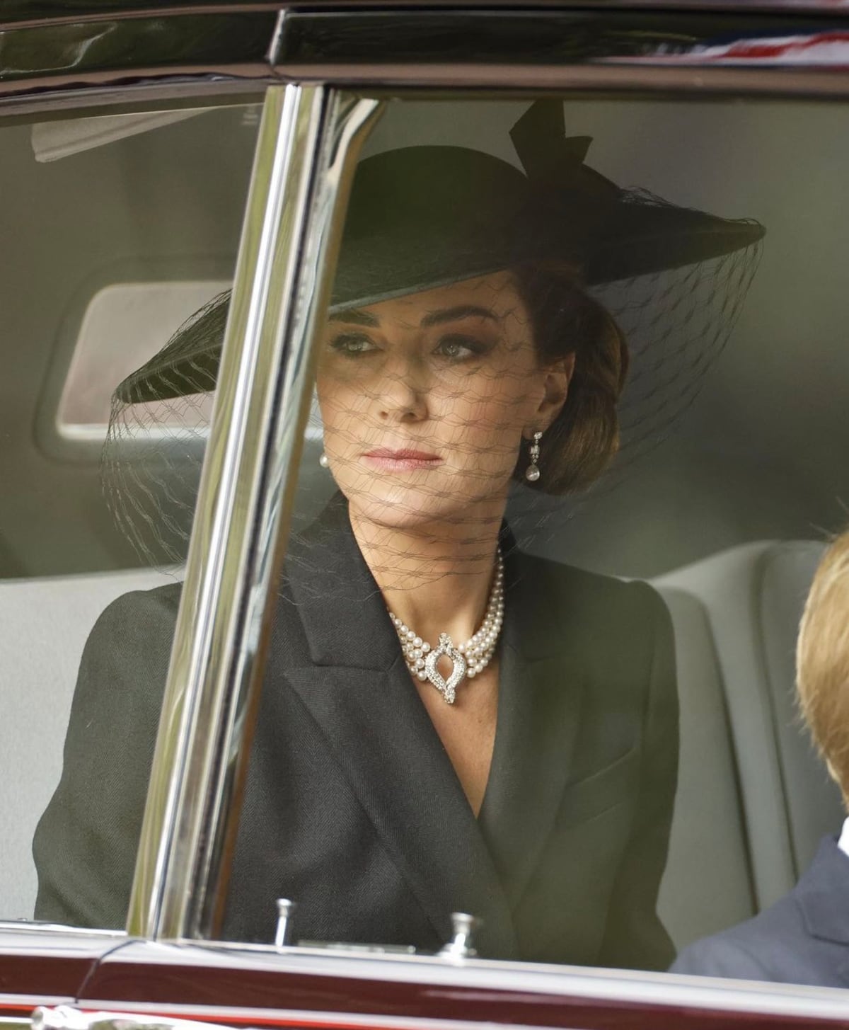 Cuando las joyas no solo brillan, también hablan: Kate y Meghan en el sepelio de Isabel II