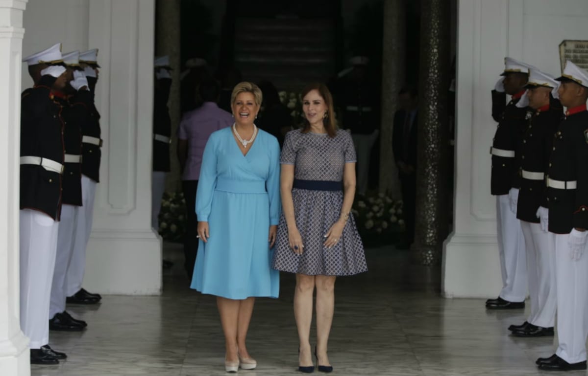 Imágenes del primer encuentro de Lorena de Varela y Yazmín de Cortizo