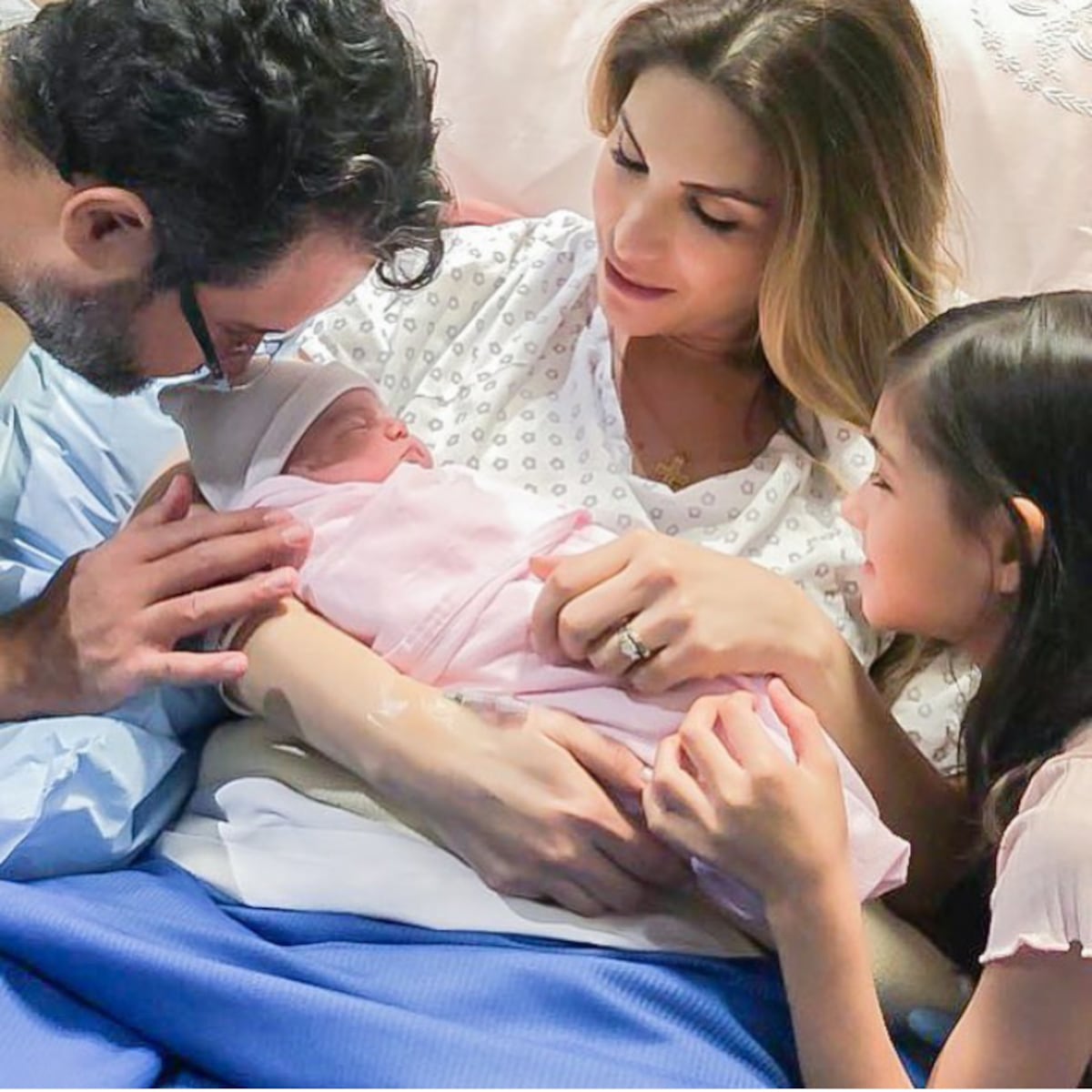 Celebridades panameñas presentan a sus nuevos bebés