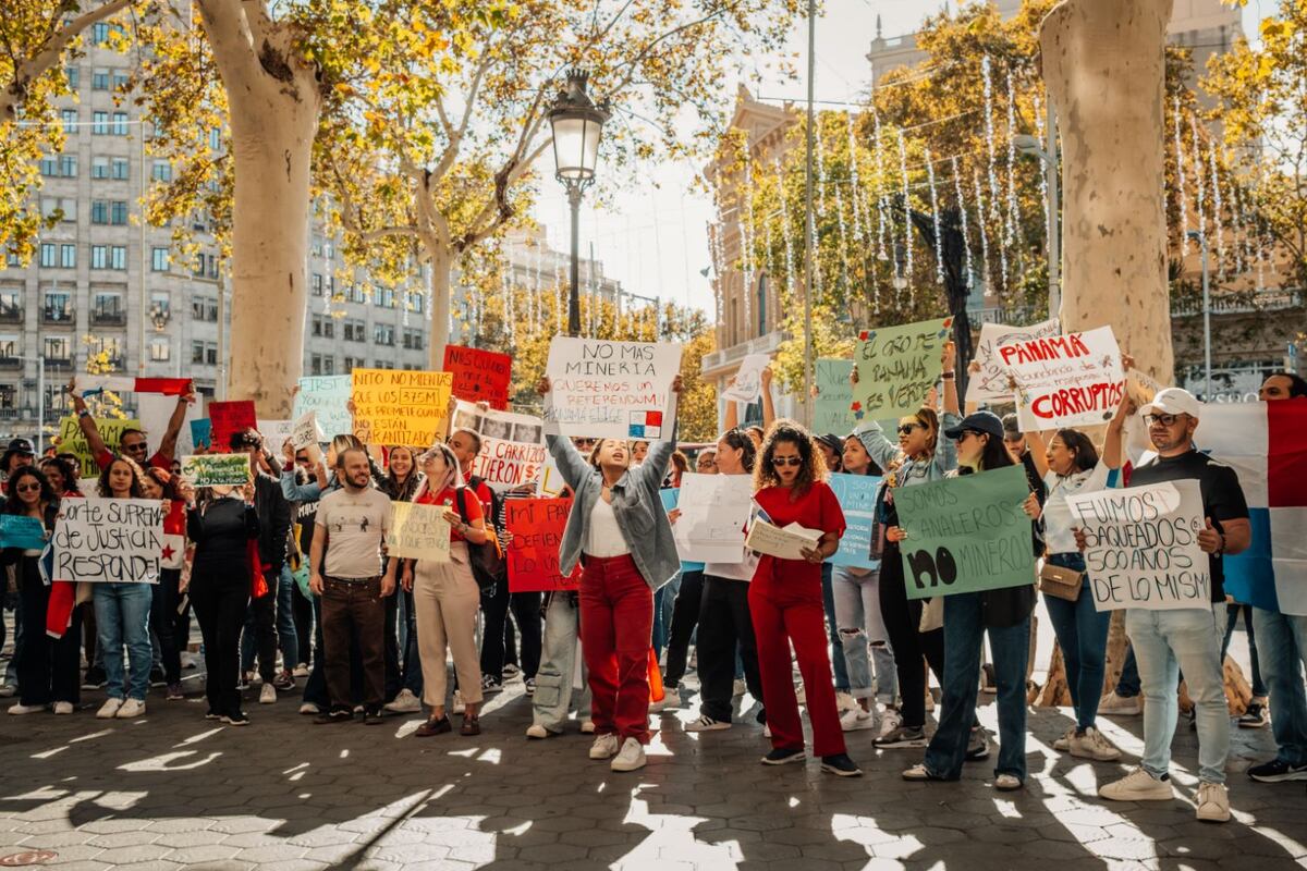 FOTOS. Así fue la protesta de panameños en Barcelona