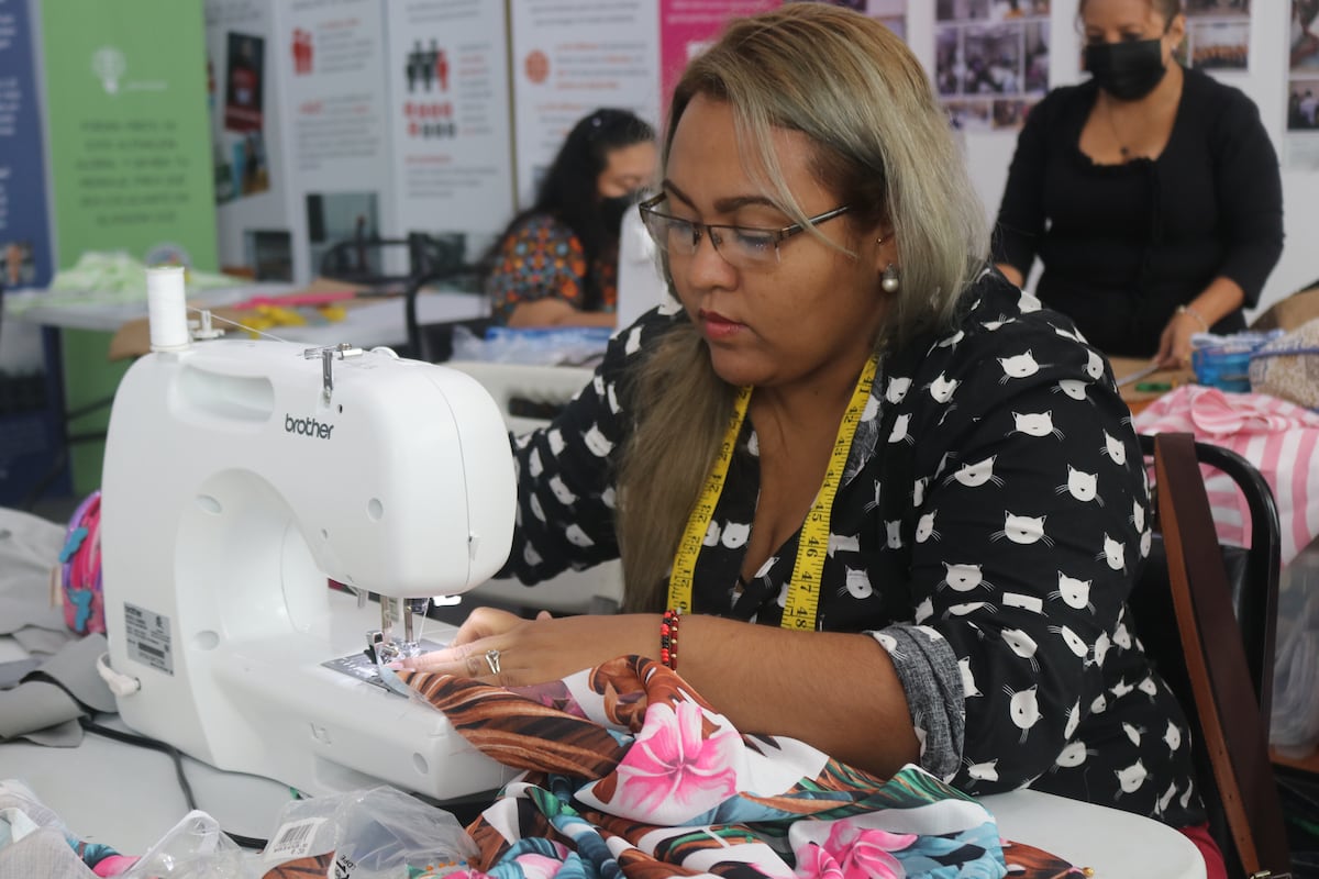 Hilo, aguja, corazón: costureras en Panamá Fashion Week