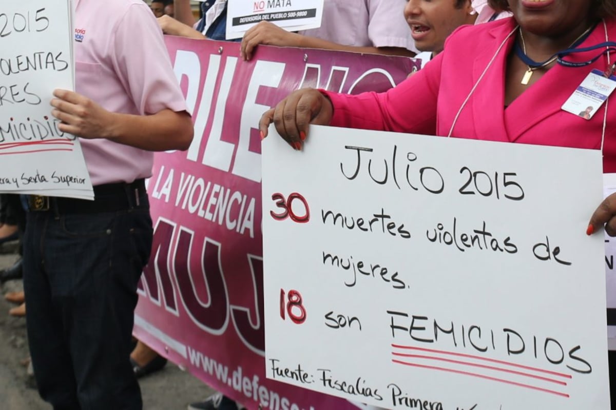 Maruquel Castroverde y su libro sobre crímenes de mujeres en Panamá