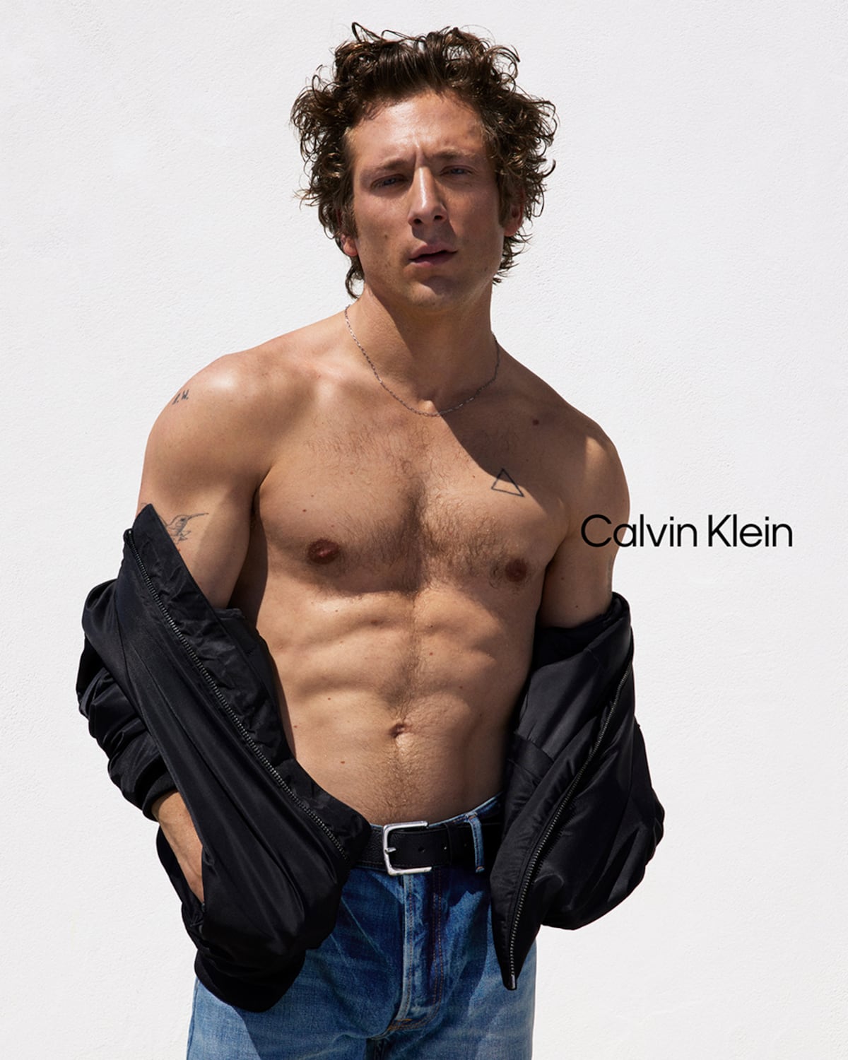 Jeremy Allen White y Calvin Klein lo vuelven a hacer: 8 fotos de la nueva y sexi campaña 