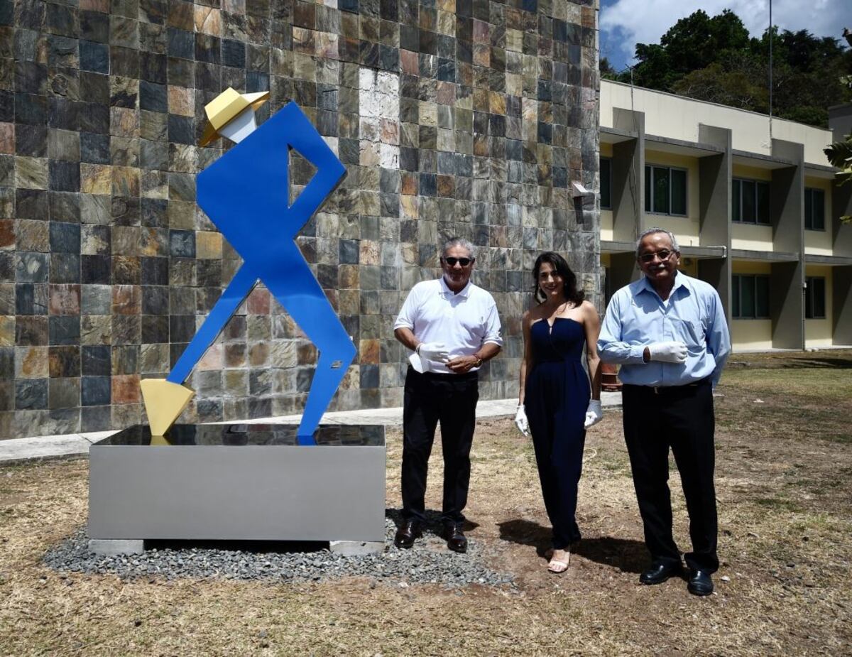 La escultura de Gabriela Batista que honra el servicio social javeriano