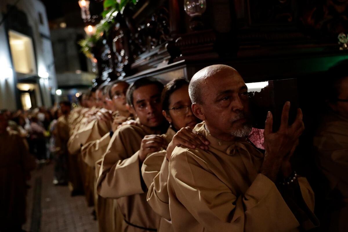 Un vapuleado Jesús recorre Panamá Viejo en un montaje con jóvenes rescatados de la calle