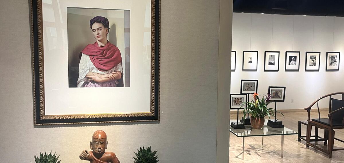 Una serie de fotos desconocidas de Frida Kahlo se exponen en Nueva York