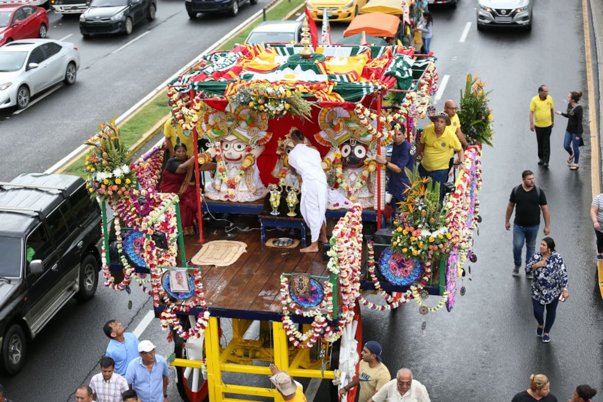 Flores, danza y música: festival de la India Ratha Yatra 2019