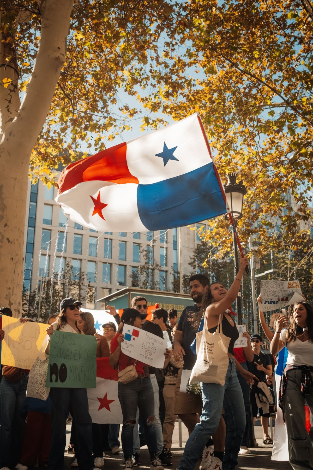 FOTOS. Así fue la protesta de panameños en Barcelona