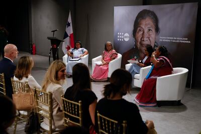 Unfpa conmemora el Día Mundial de la Población en Panamá con una exposición y conversatorio sobre la mujer ngäbe