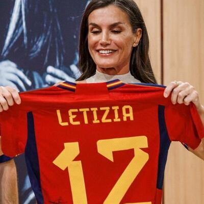 La reina Letizia visitó a la selección femenina de España antes de su partido frente a Panamá