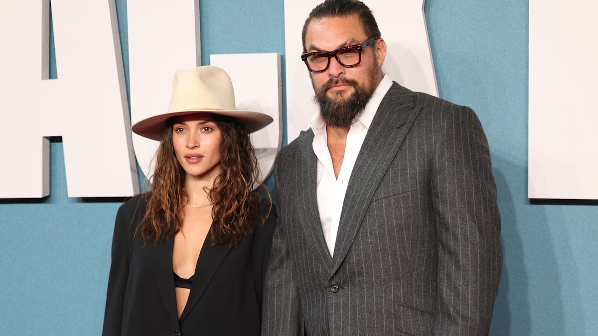 Jason Momoa y su novia Adria, hija de Ricardo Arjona, reaparecen en la alfombra roja