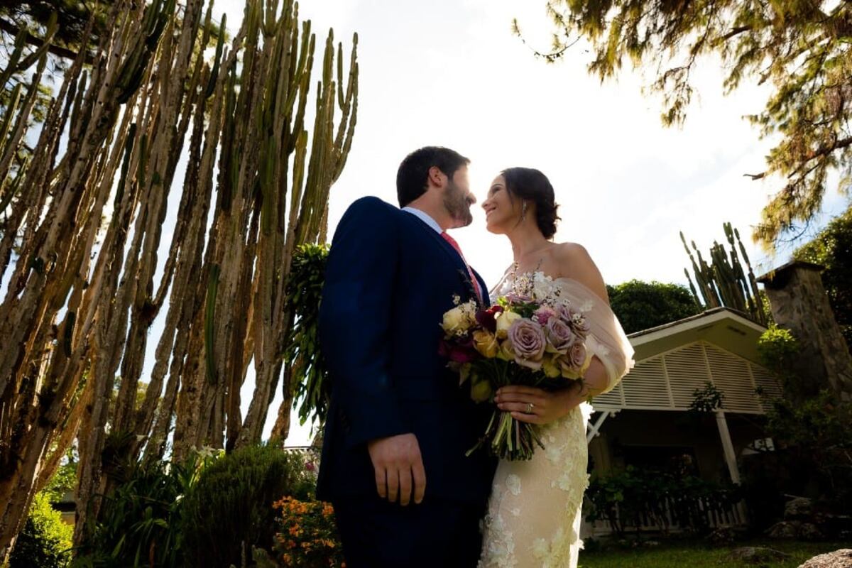 Bajo el cielo de Boquete: La boda de Alexandra y Alex | Ellas