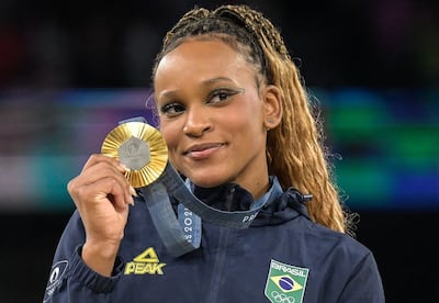 Rebeca Andrade, la mayor medallista olímpica de Brasil que le arrebató el oro a Simone Biles