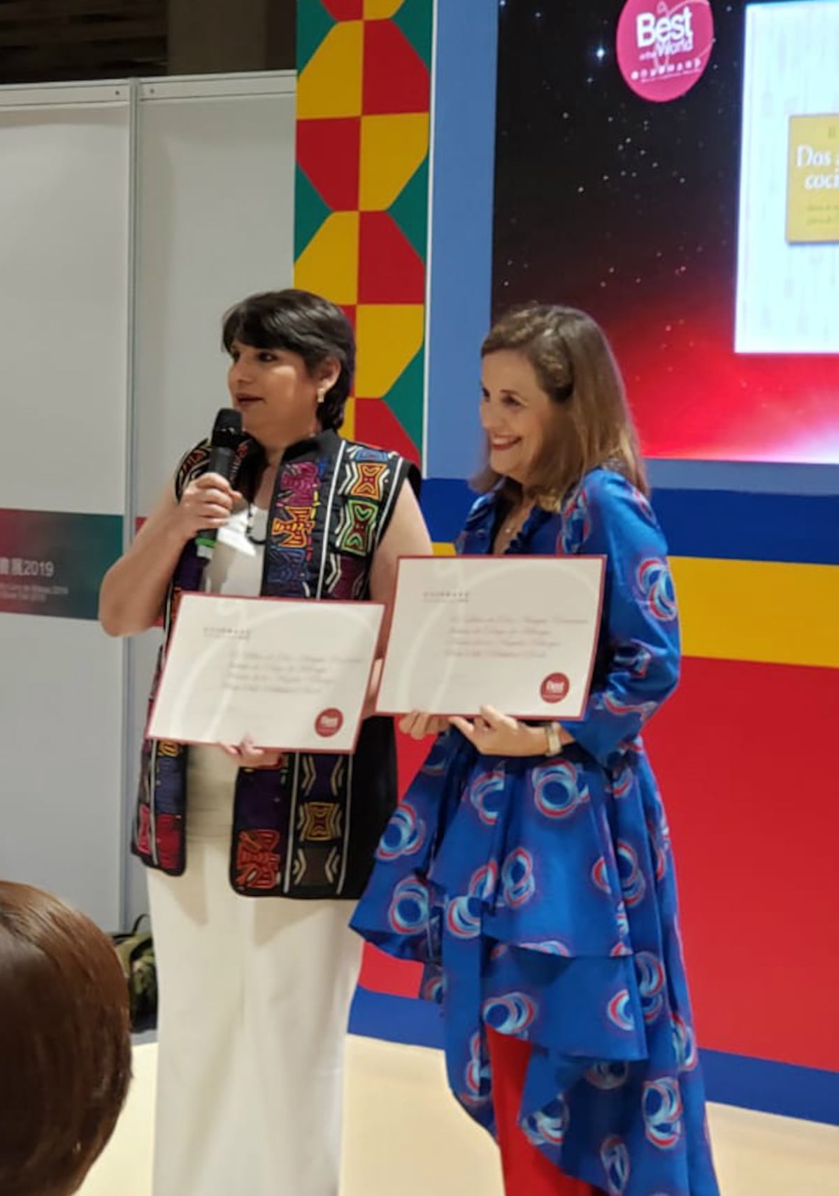 Libro panameño Dos amigas cocineras, premiado en los Gourmand Awards en China