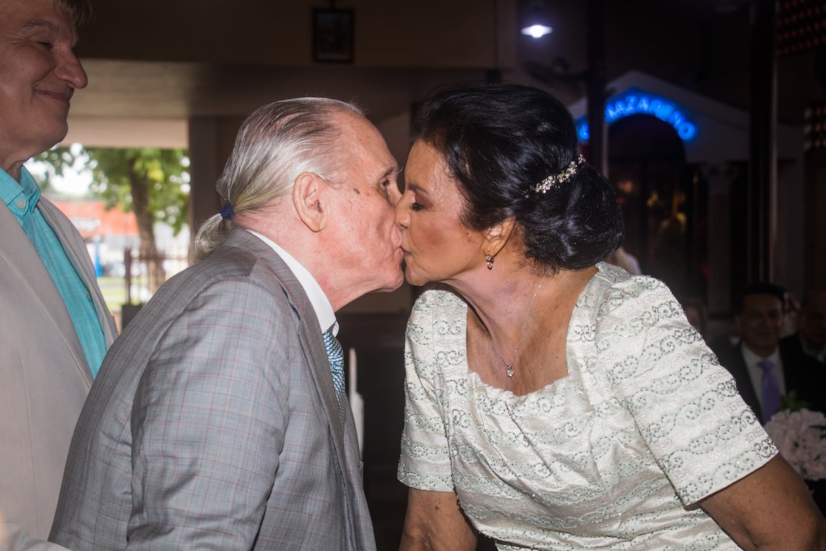 Después de 55 años, estos abuelitos en Panamá sellaron su amor en el altar