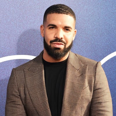 ¿Qué tiene que ver Drake con una salsa picante y un preservativo?