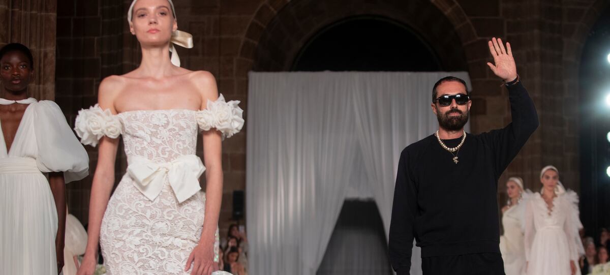 Giambattista Valli presenta en Barcelona su primera colección nupcial para novias “con personalidad”