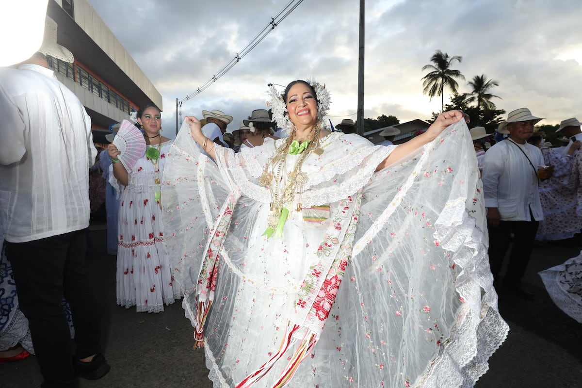 Alegría, baile y orgullo; Desfile de las Mil Polleras