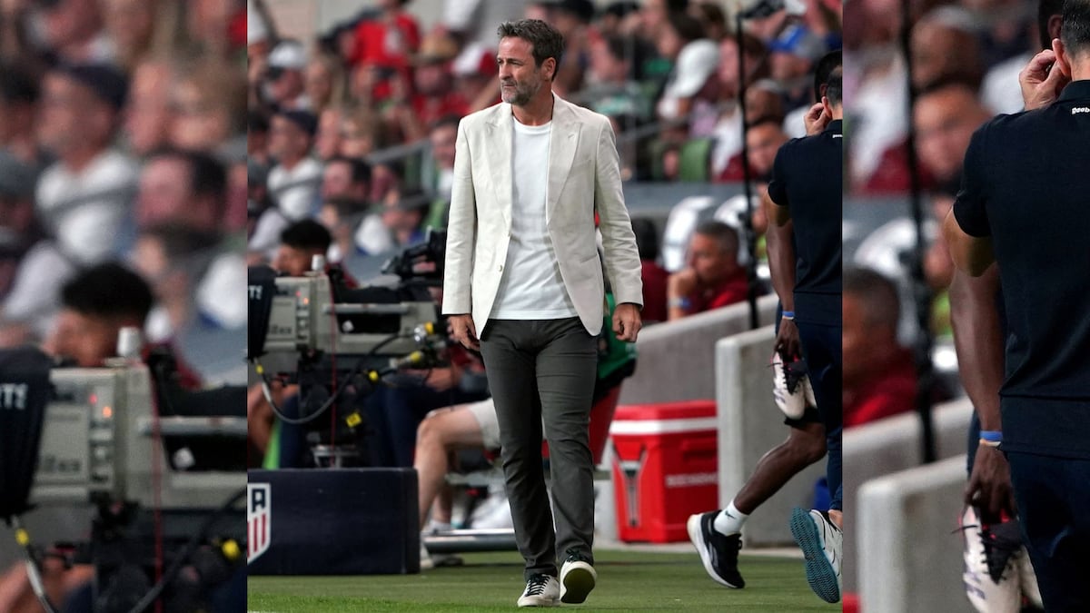 Blazer ‘nude’, pantalones ‘skinny’ y zapatillas: el ‘look’ casual de Thomas Christiansen en el partido de Panamá - USA