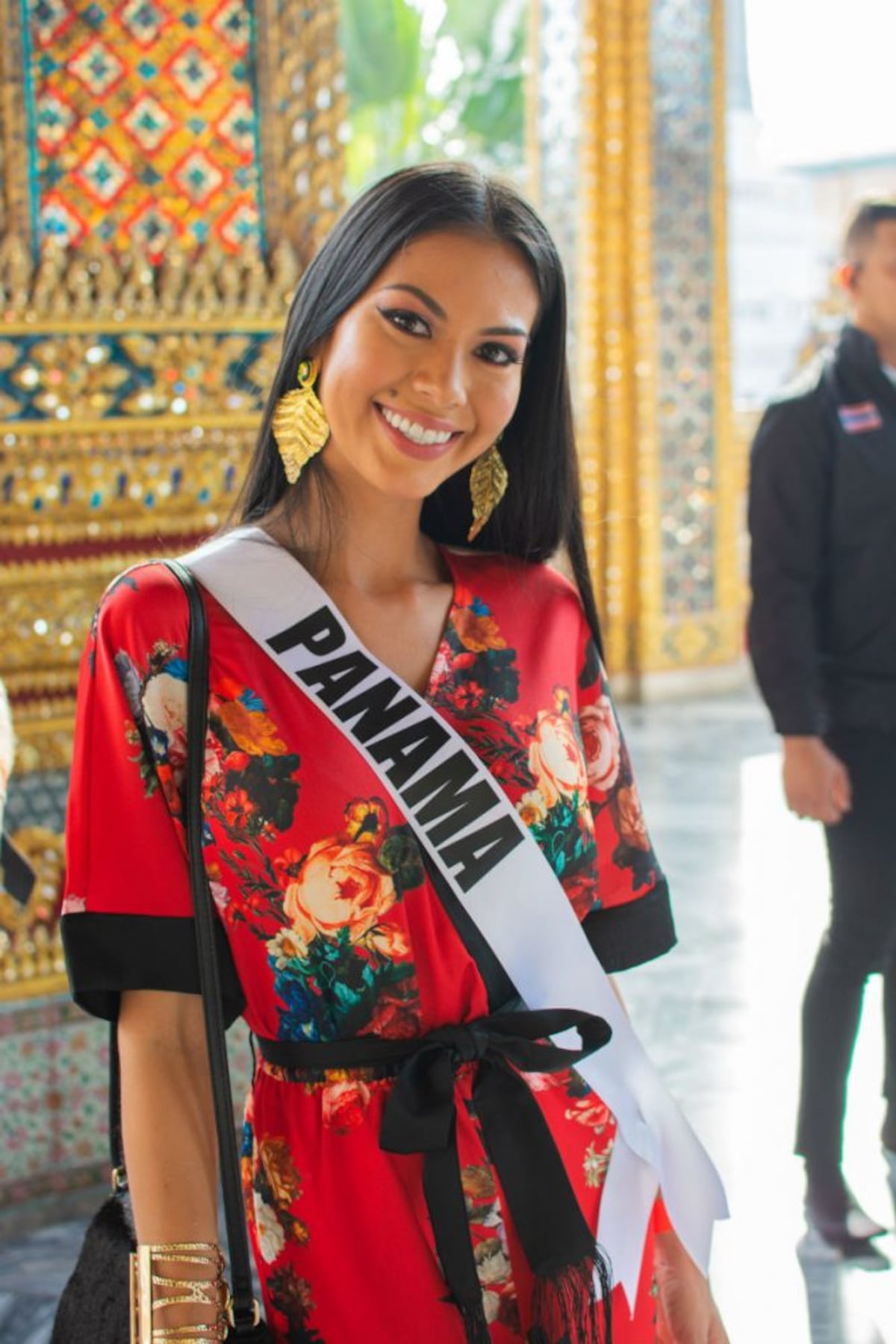 Rosa Montezuma y su visita al Gran Palacio de Bangkok