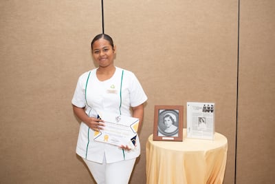 Reapertura de la Beca Esther Maduro para estudiantes de enfermería