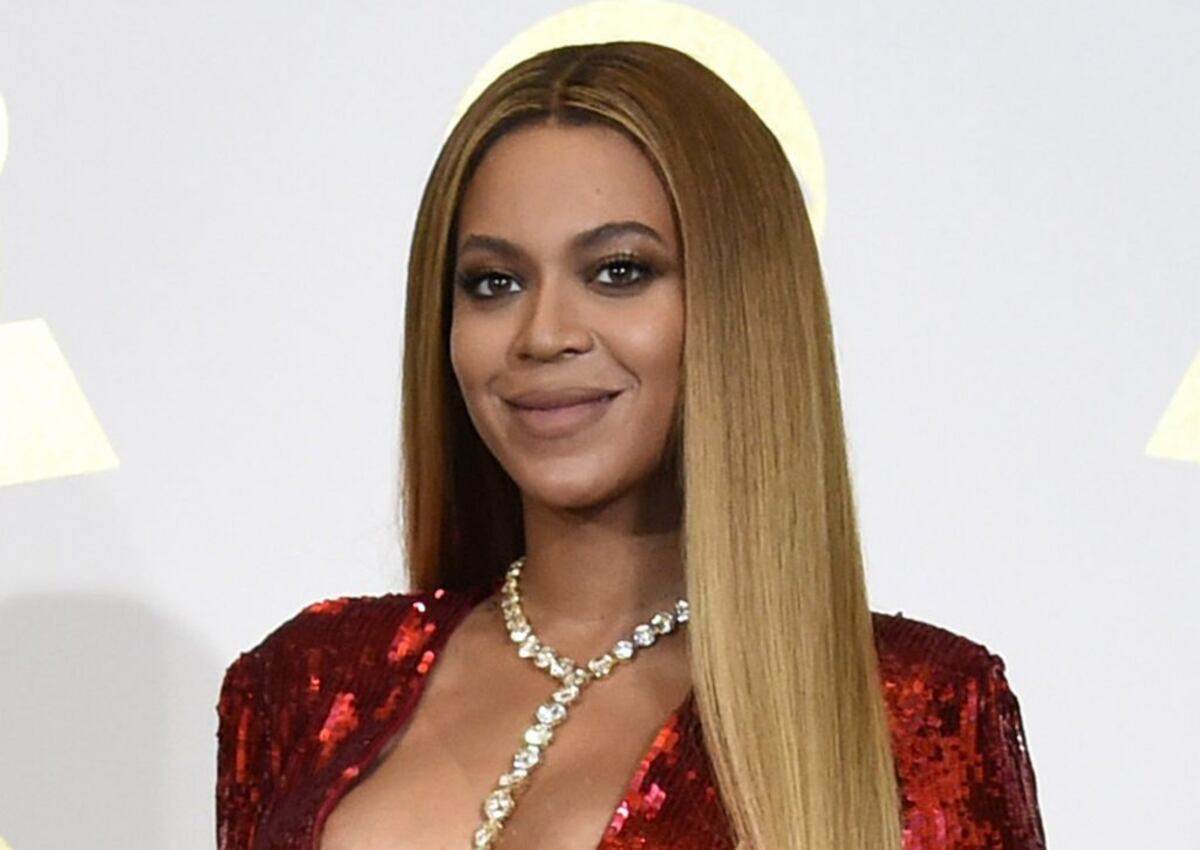 Beyoncé habla de su cesárea de emergencia y de aceptar sus curvas de mamá