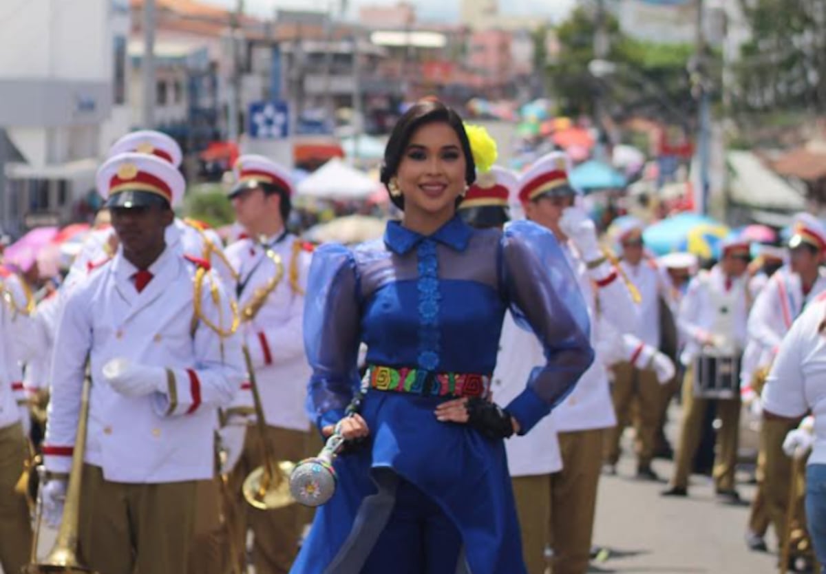 Tambor mayor, con estilo y patriotismo (parte 2)