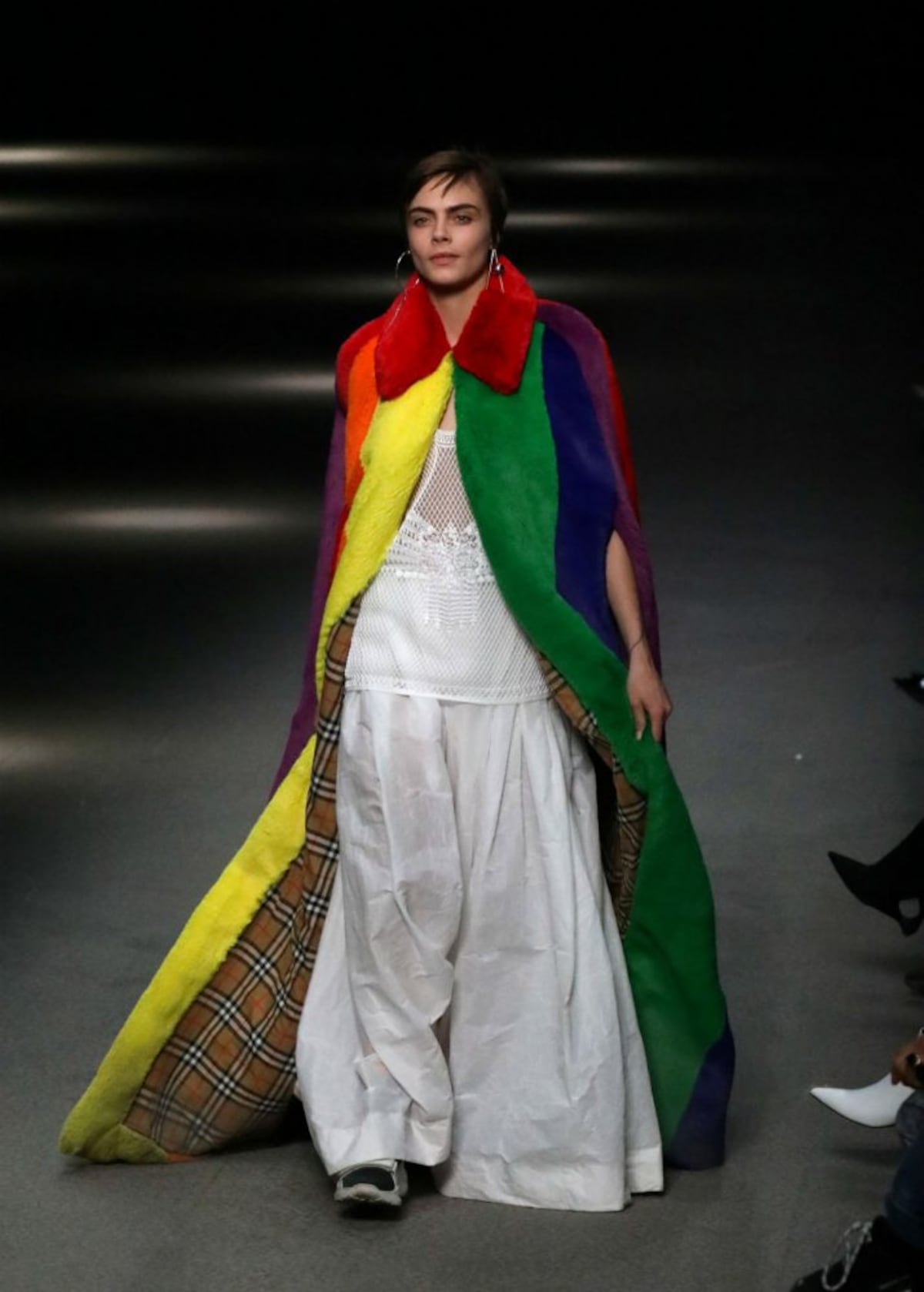 Burberry rinde homenaje a la comunidad gay en su último desfile