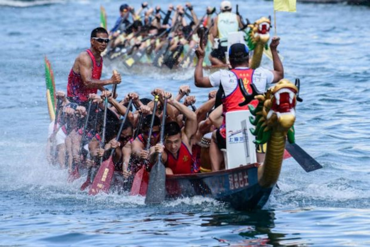 A remar: botes de Dragón en Asia