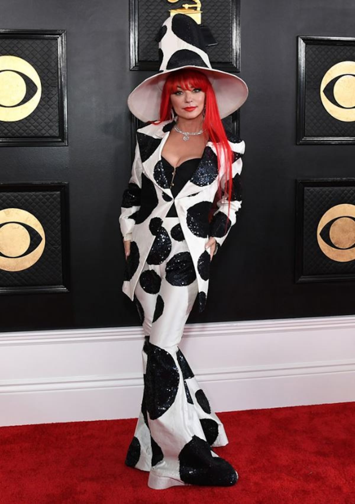 Glamour, elegancia y sobre todo exceso en la alfombra roja de los Grammy. ¡Todos los looks!