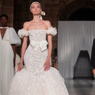 Giambattista Valli presenta en Barcelona su primera colección nupcial para novias “con personalidad”