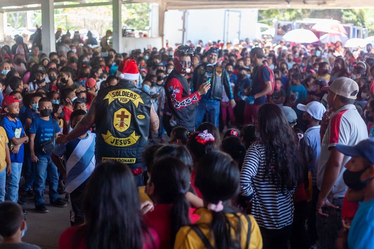 Toyrun Panamá, regalos en motocicletas para niños en Navidad