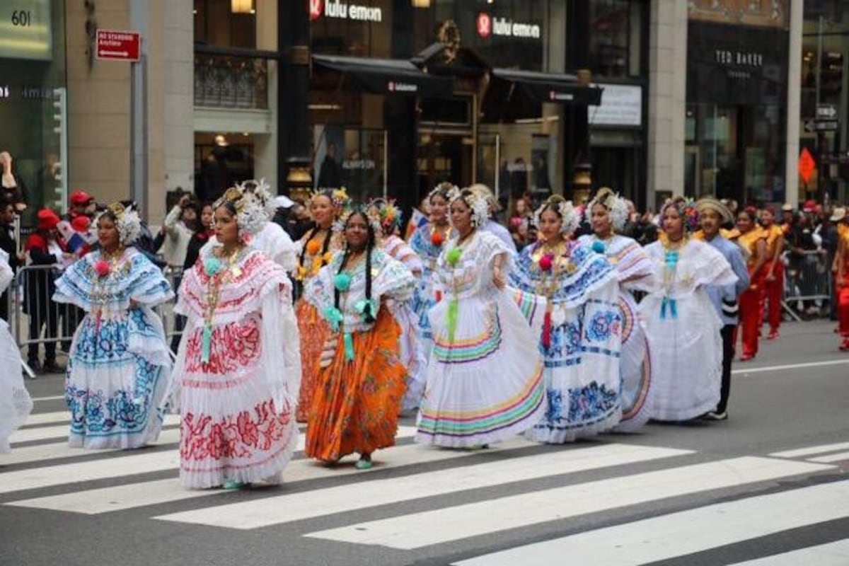 Samy y Sandra Sandoval, Jean Decort y otras personalidades panameñas en el Desfile de la Hispanidad en New York