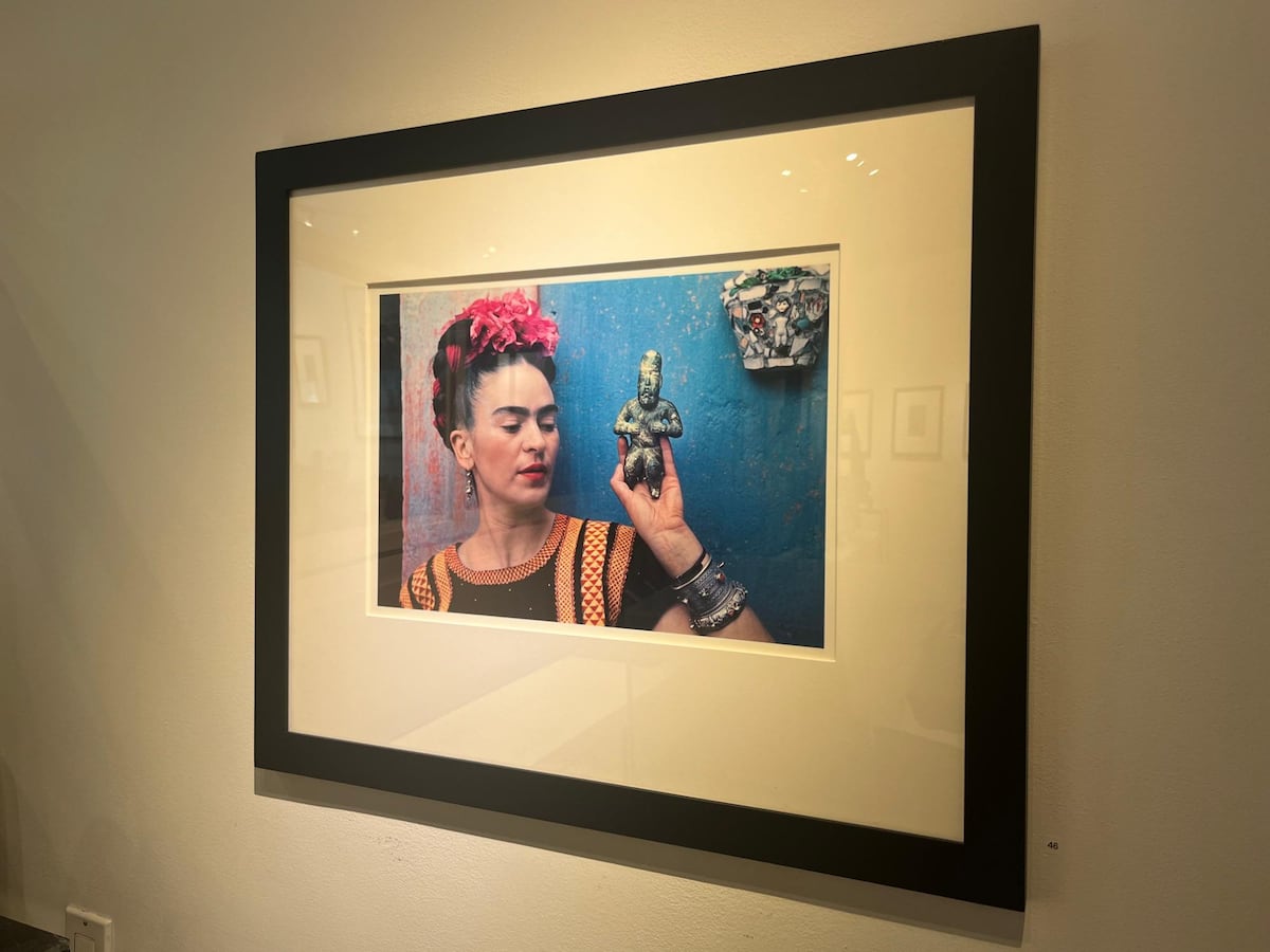 Una serie de fotos desconocidas de Frida Kahlo se exponen en Nueva York