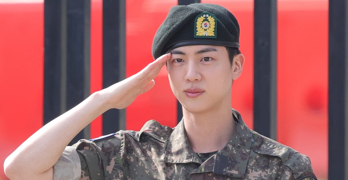 Jin se convierte en el primer miembro de BTS en completar su servicio militar obligatorio