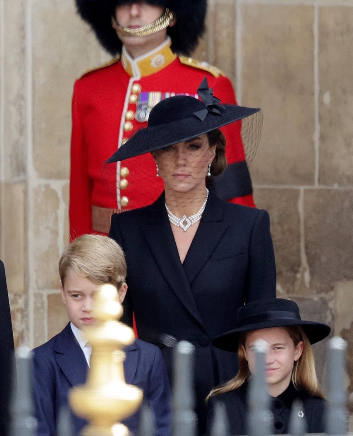 Cuando las joyas no solo brillan, también hablan: Kate y Meghan en el sepelio de Isabel II